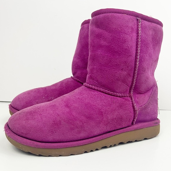 UGG Other - UGG Kids Classic II Boot‎ Size 5 Pink